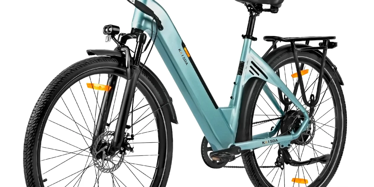 KAISDA K608 e-bike: 28″-os városi cirkáló 120 km-es hatótávval