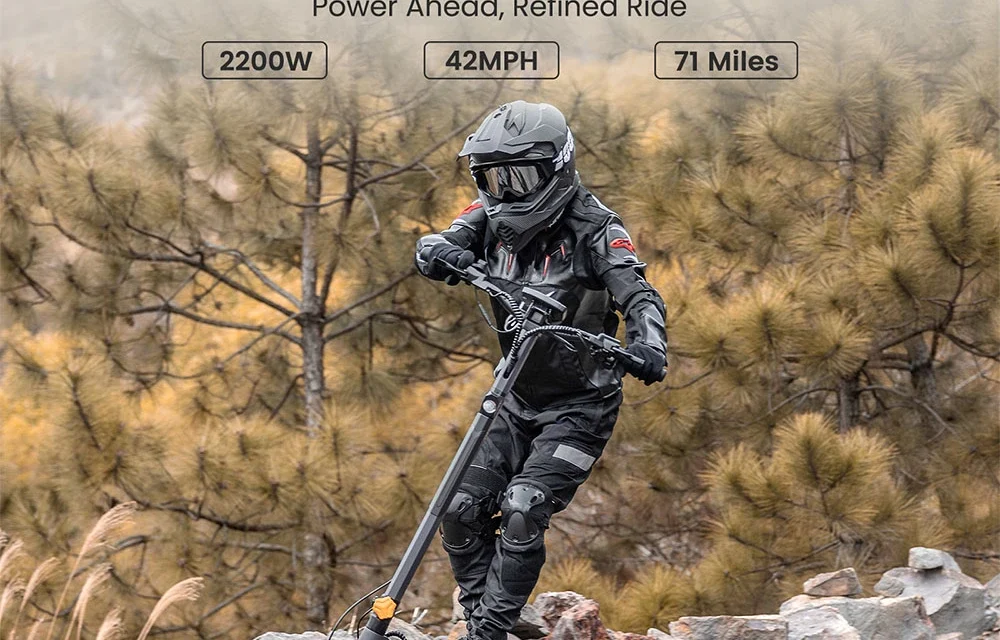 Ausom DT2 Pro elektromos roller: 2200W, 115 km hatótáv, hidraulikus fékekkel a tesztvárosban