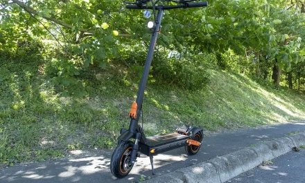 Fynzo S11 elektromos roller teszt: 1000W feletti teljesítmény 100 ezer forint alatt?